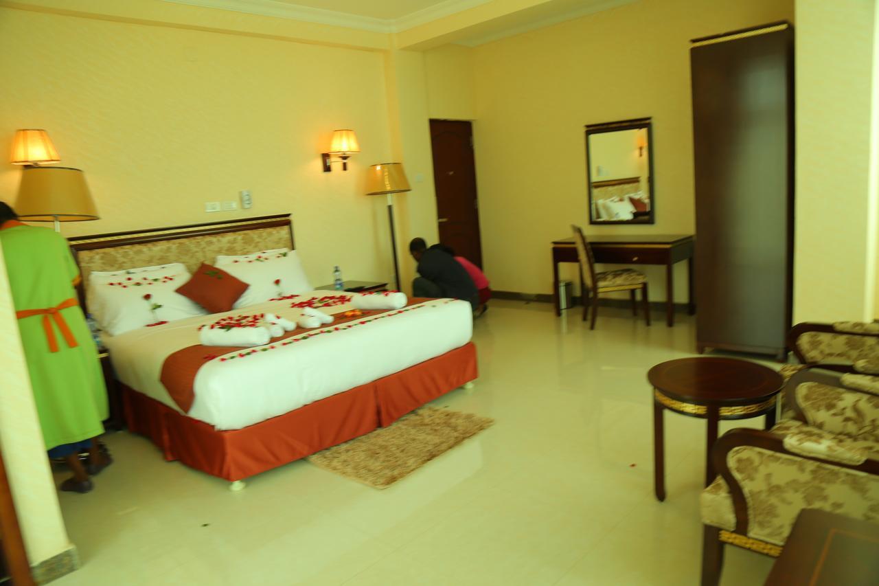 Solyana Hotel Bahir Dar Buitenkant foto