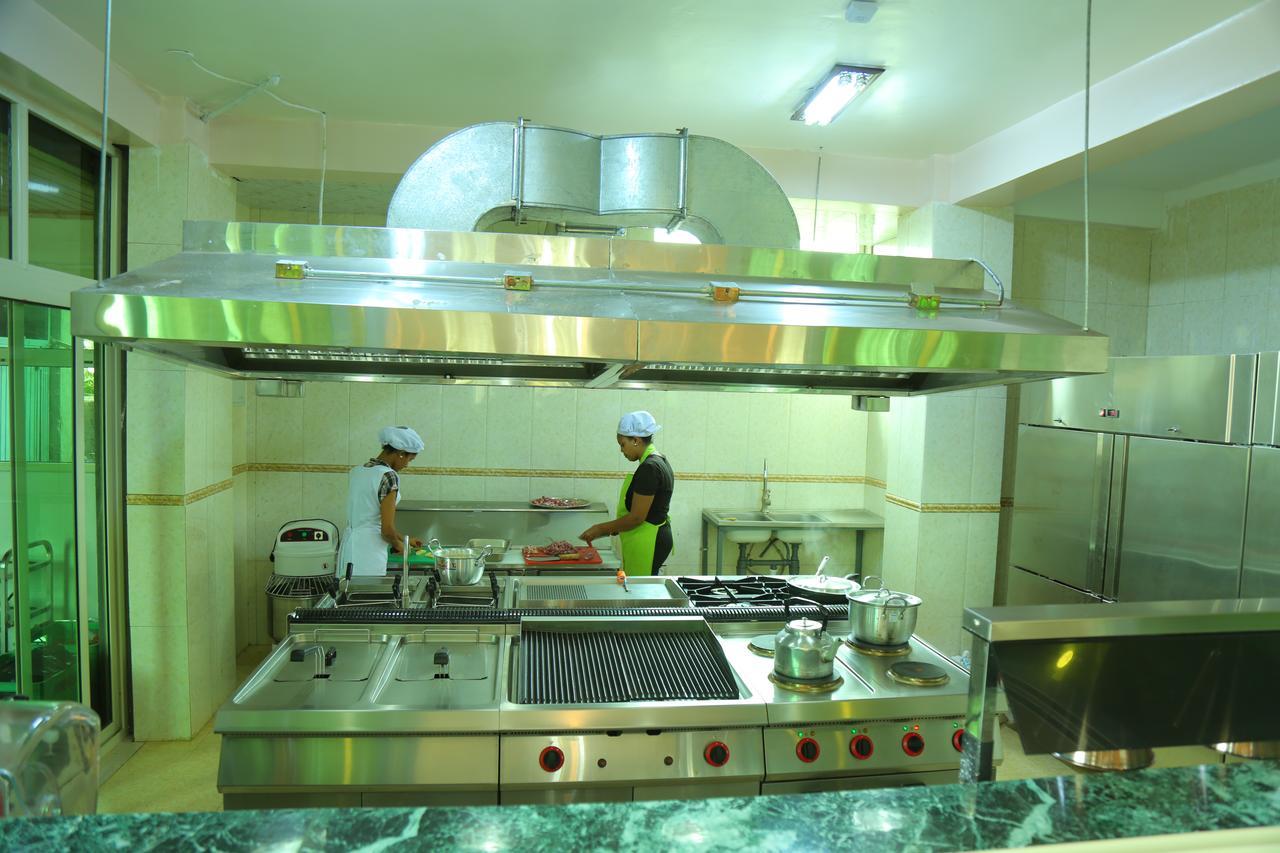 Solyana Hotel Bahir Dar Buitenkant foto