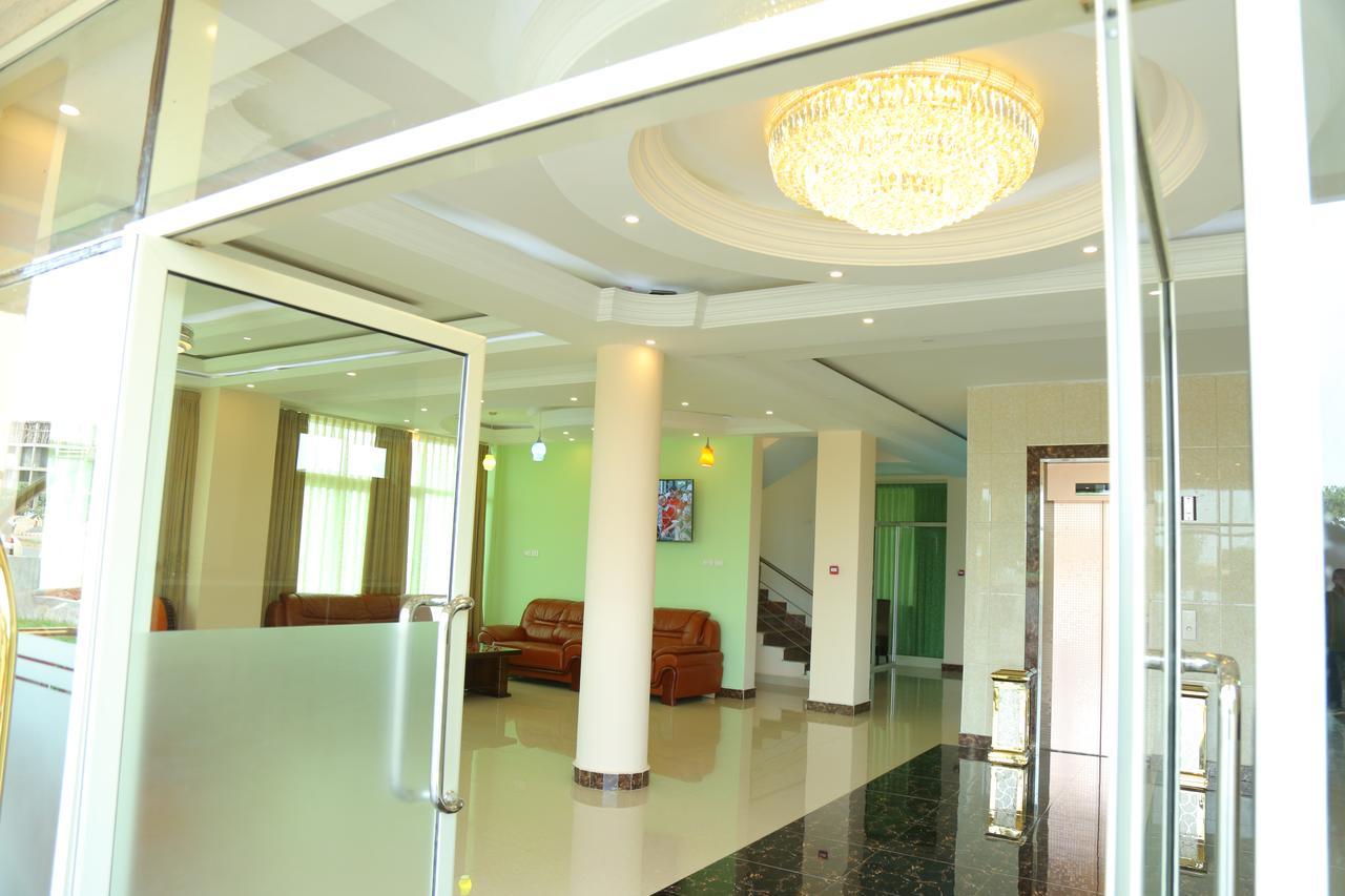 Solyana Hotel Bahir Dar Buitenkant foto