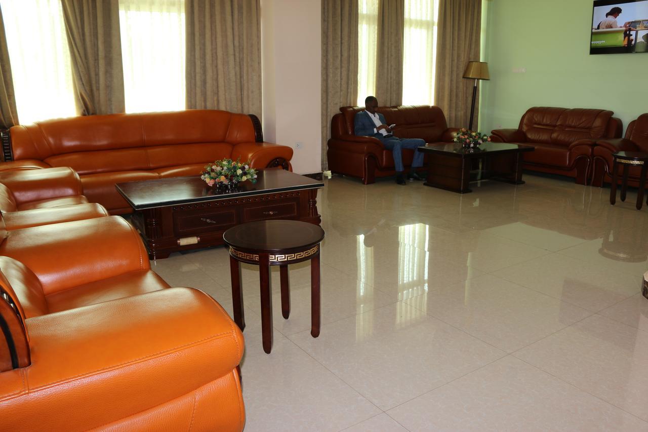 Solyana Hotel Bahir Dar Buitenkant foto